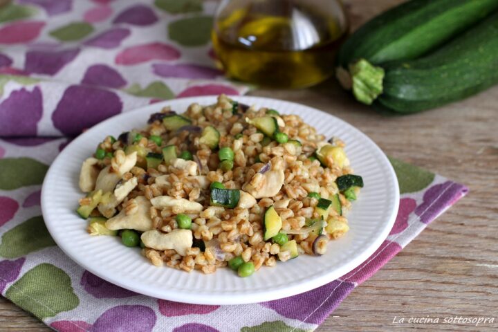 insalata di farro con zucchine