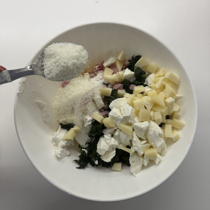 torta salata con pasta sfoglia ricotta e spinaci