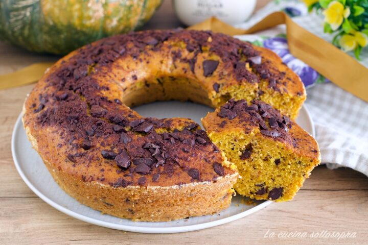 ciambella zucca e cioccolato soffice