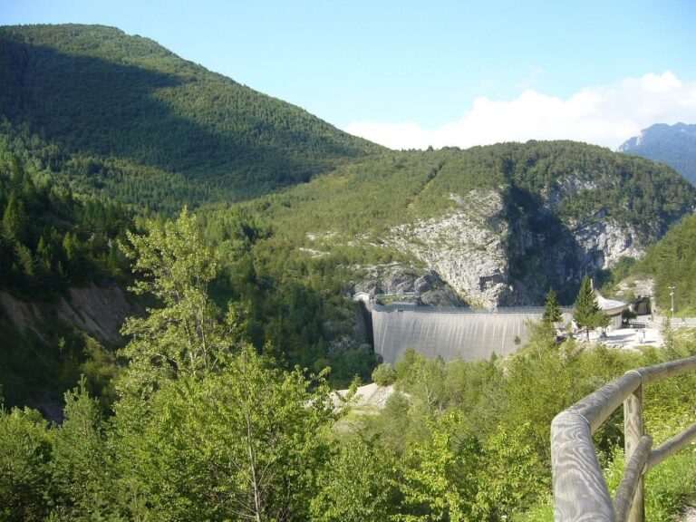Vajont, diario di un disastro. Cap. 28. La diga oggi