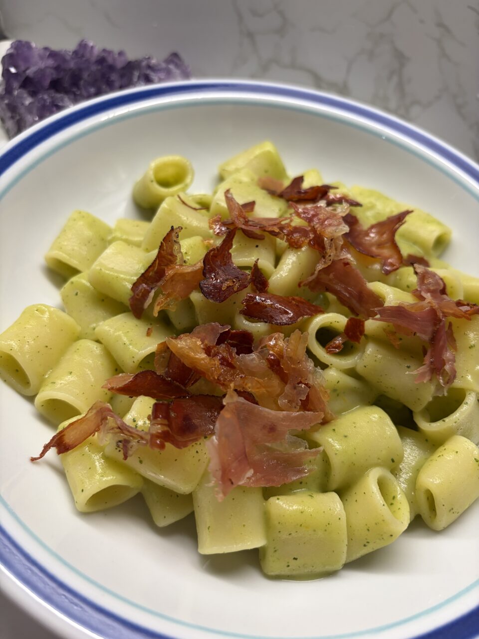 Pasta con crema di patate e zucchine e speck croccante - Blog di ...