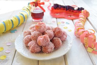 Castagnole soffici all'Alchermes-ricetta facile