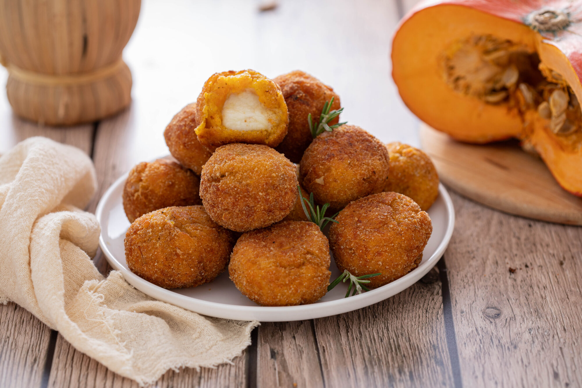 Polpette alla zucca con cuore filante