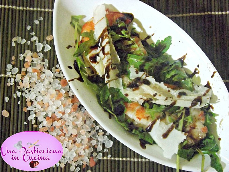 insalata di gamberi con rucola e grana ricetta