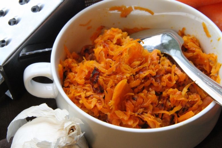 Grattugiata di carote e aglio