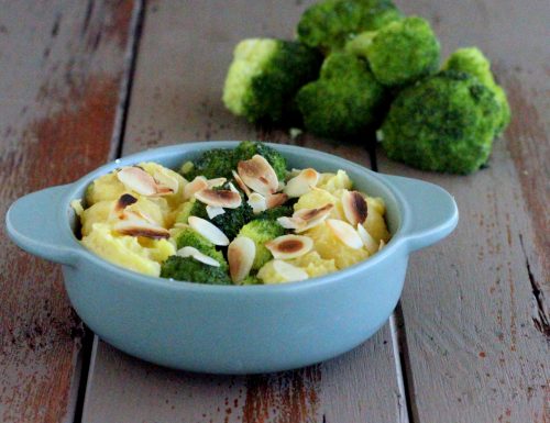 Broccoletti siciliani patate e mandorle