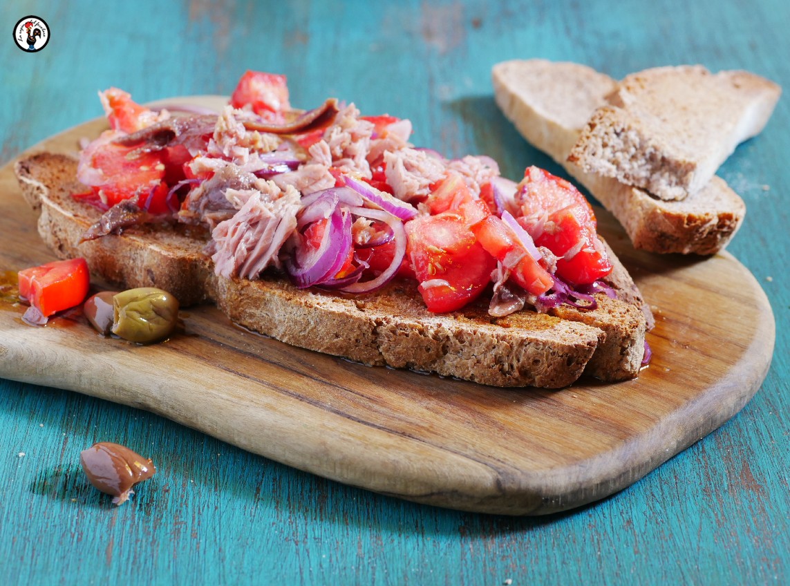 Capponadda Ligure, Variante con Pane di Segale- Con Pomodori e Tonno