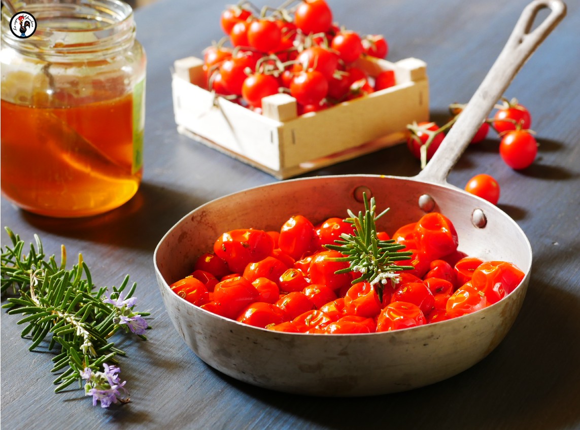 Pomodorini caramellati in padella. Contorno anti pronto in dieci minuti
