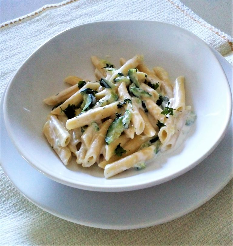 Pasta zucchine e philadelphia ricetta light e veloce - La tavola di Gio