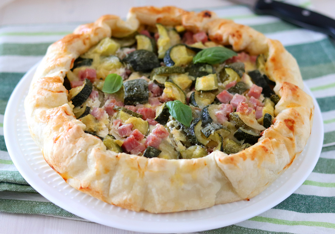 Torta salata con zucchine prosciutto e philadelphia - La tavola di Gio