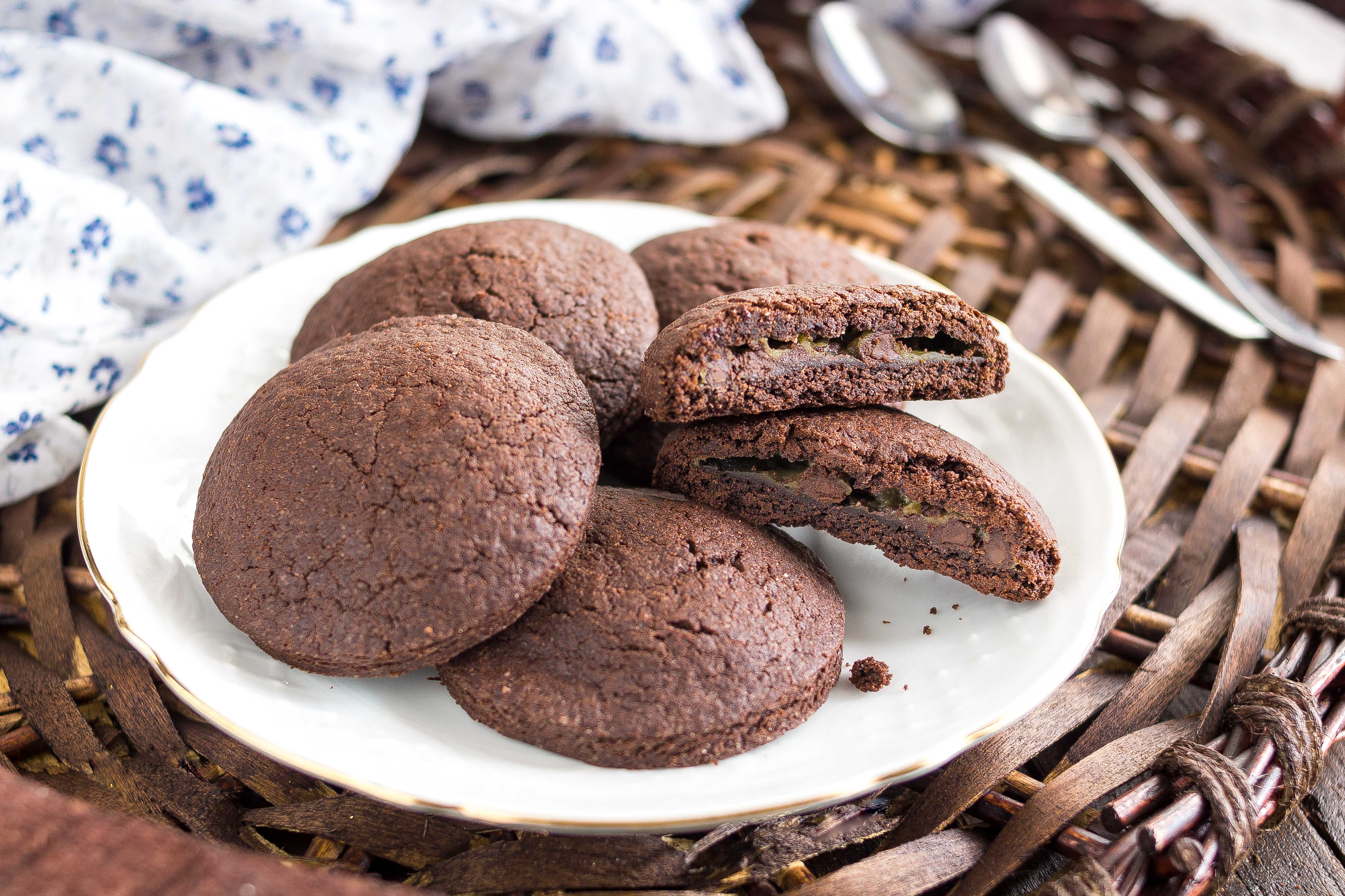 Biscotti morbidi al cioccolato e crema, ricetta semplice e affidabile