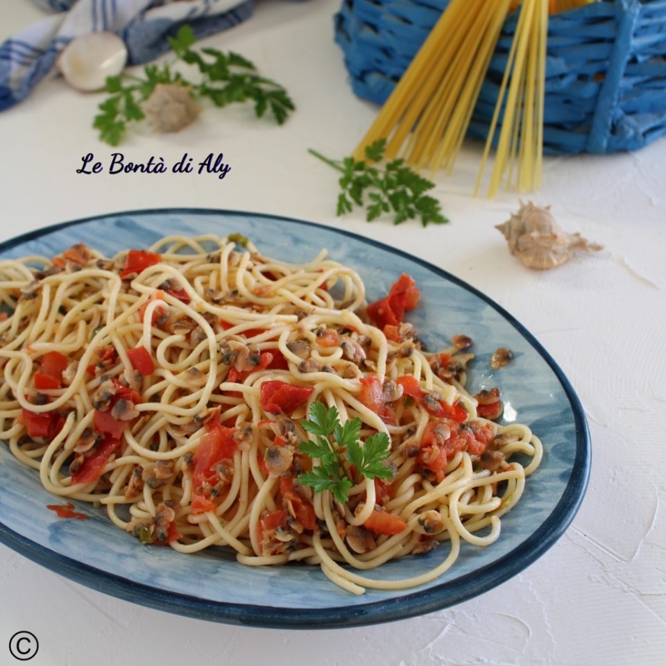 Spaghetti con vongole e pomodorini