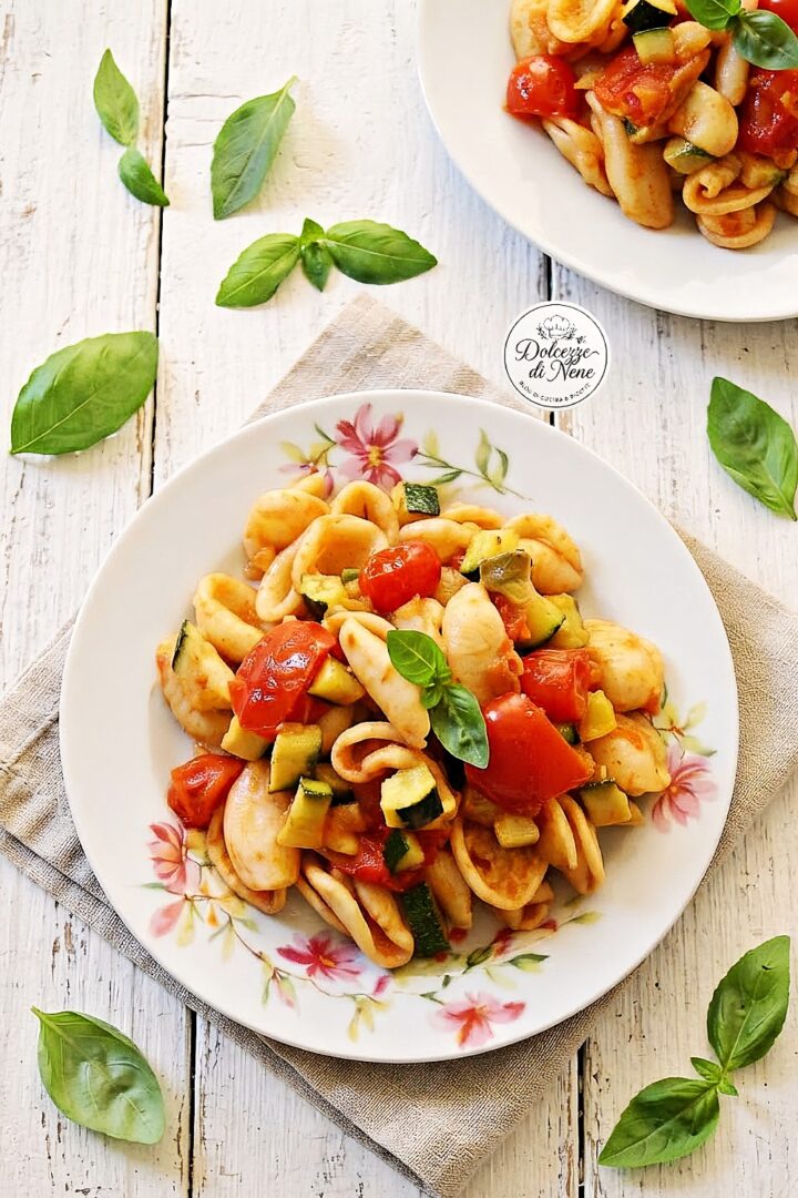 strascinati con zucchine e pomodori