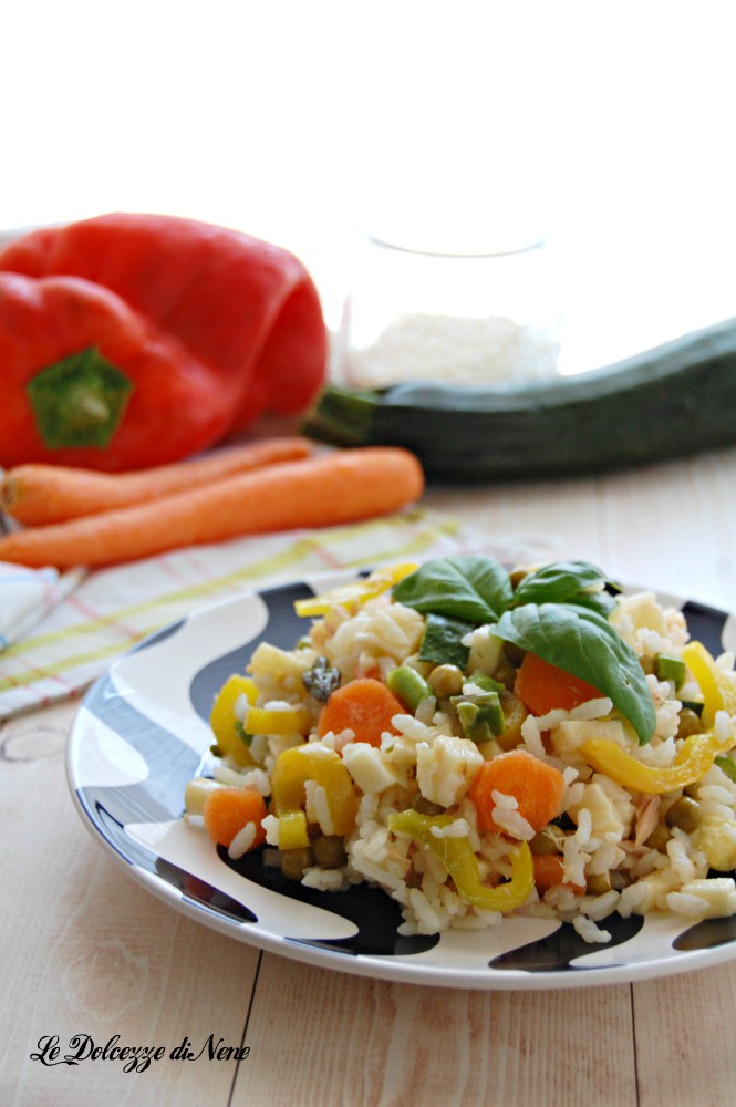 insalata di riso freddo e verdure