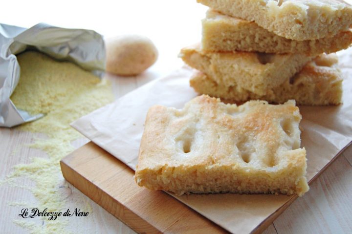 Focaccia con fiocchi di patate