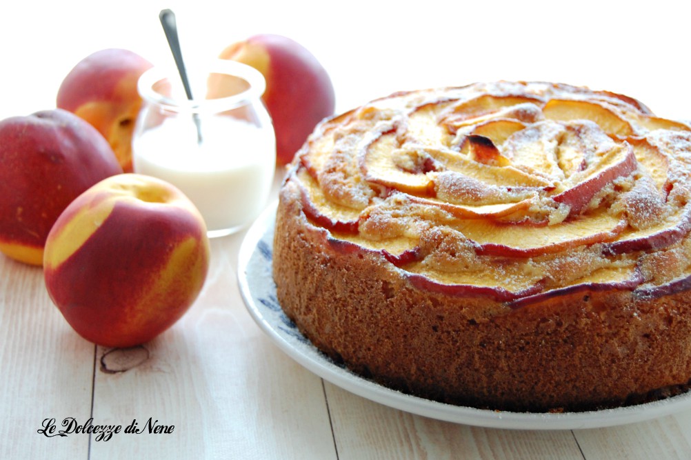 TORTA MORBIDA ALLE PESCHE E YOGURT senza burro