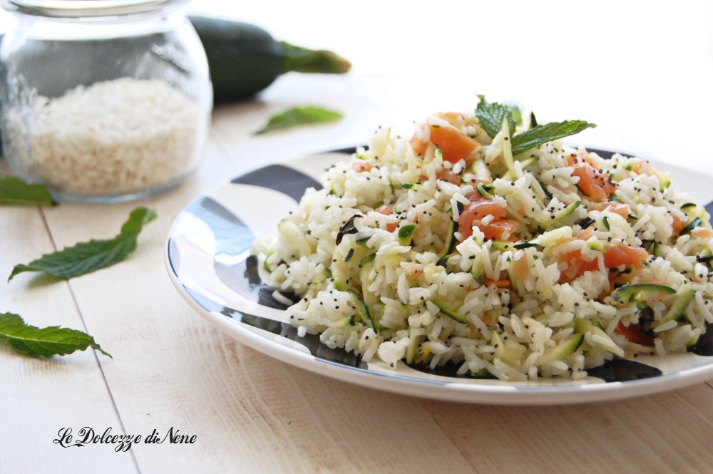 INSALATA DI RISO BASMATI CON SALMONE E ZUCCHINE ricetta facile