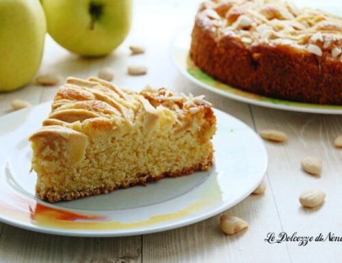 TORTA CON MELE E MANDORLE