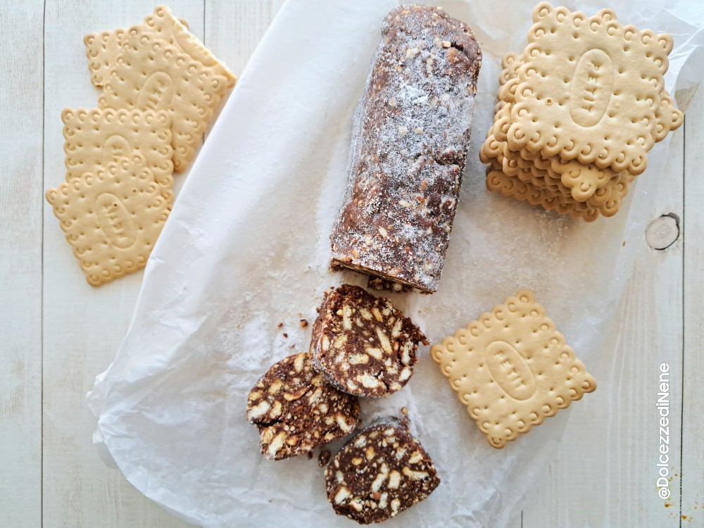 Salame di cioccolato con nocciole