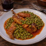 Costolette d'agnello in umido con piselli