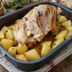 Spalla di agnello al forno con patate