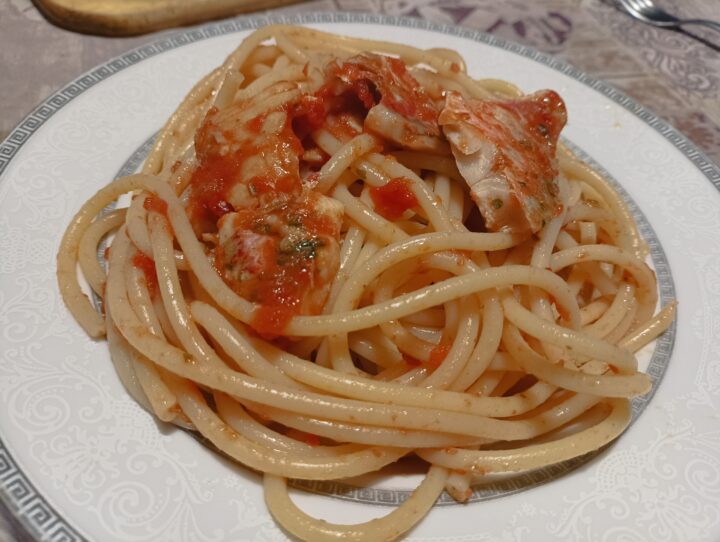 Bucatini con triglie alla livornese