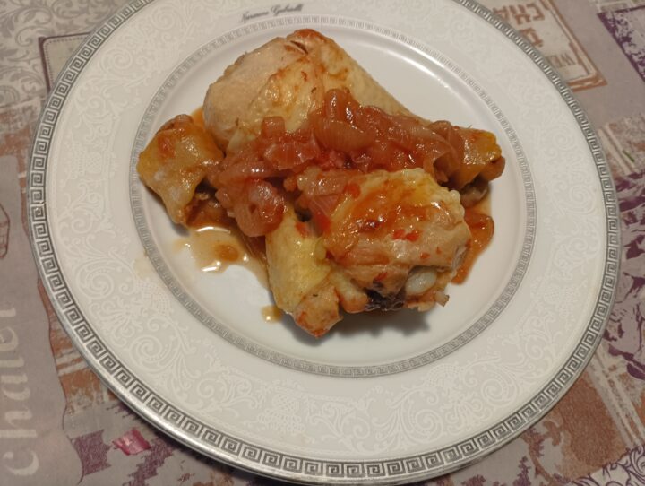 Pollo in umido con cipolla rossa di Tropea