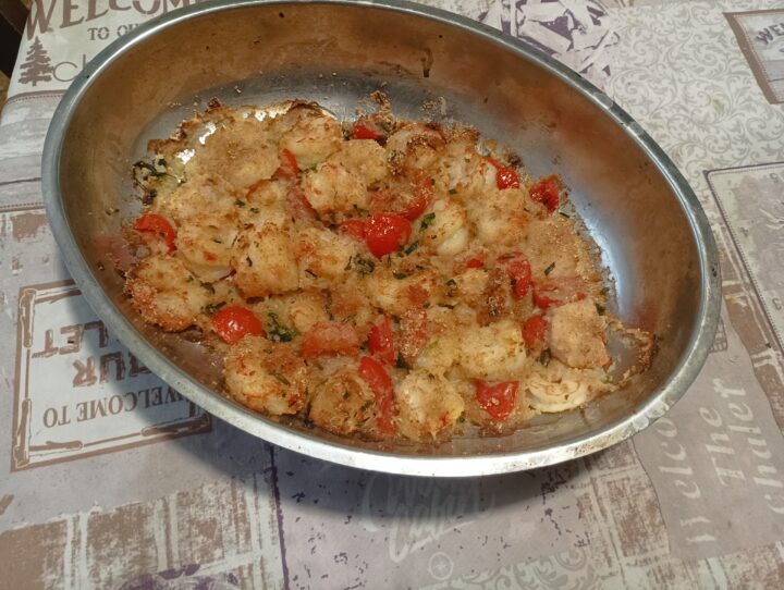 Gamberi gratinati al forno con pomodorini