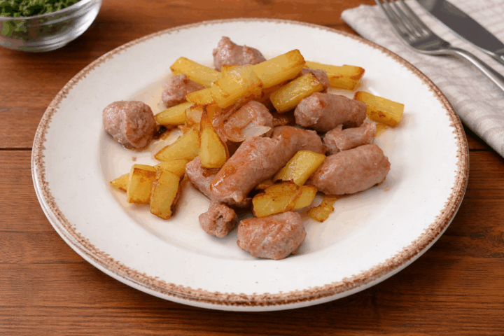 Luganega in padella con patate e cipolla