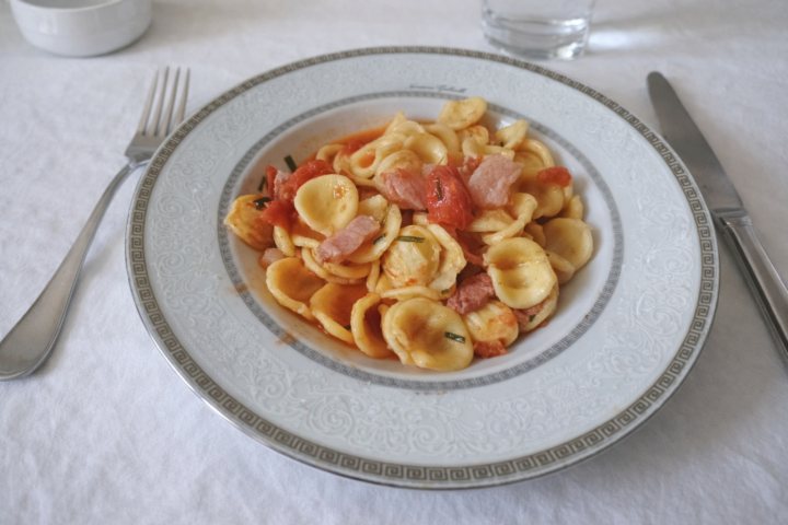 Orecchiette con guanciale e pomodorini