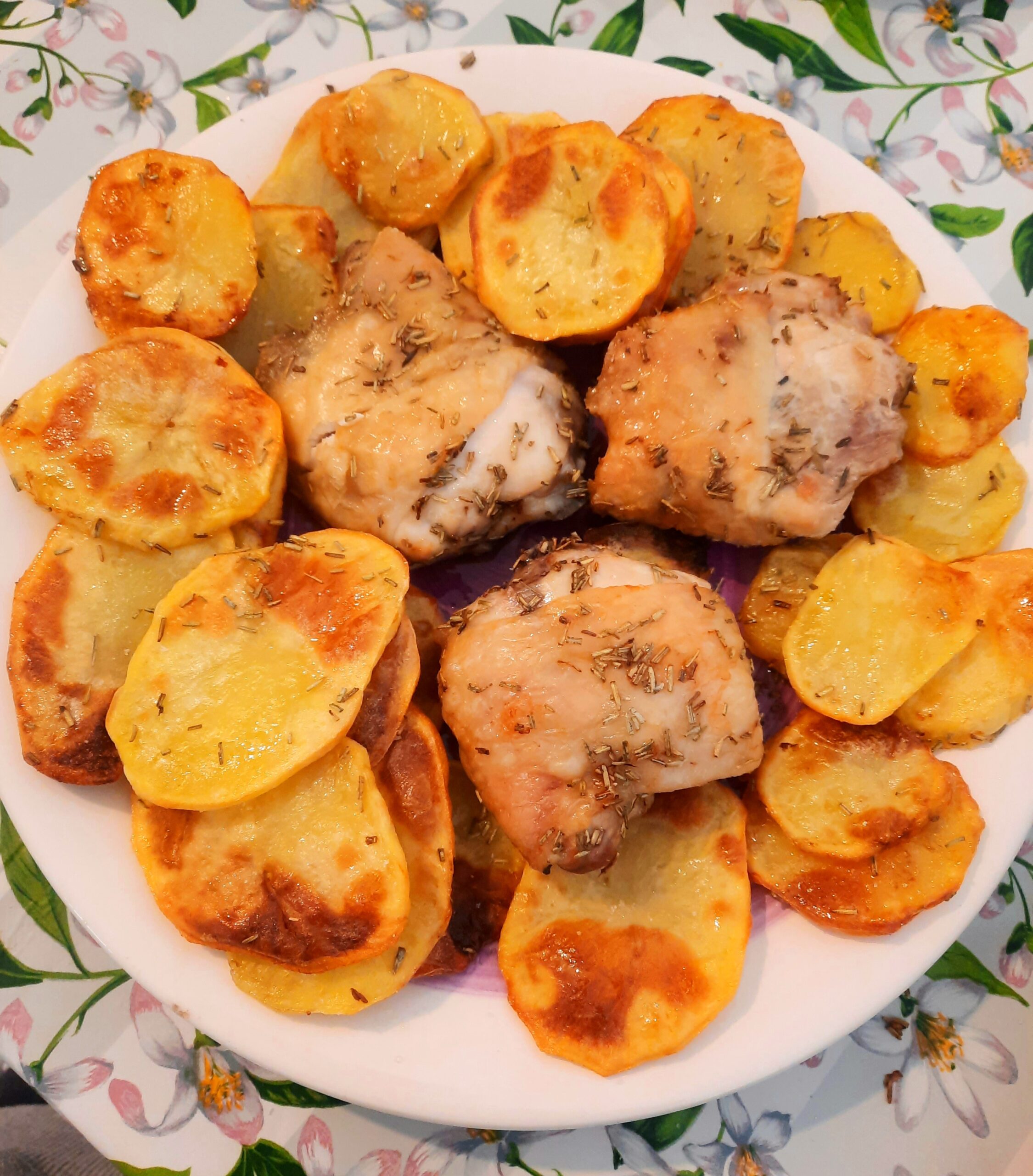 Pollo e patate in friggitrice ad aria - Ricetta Fatto in casa da