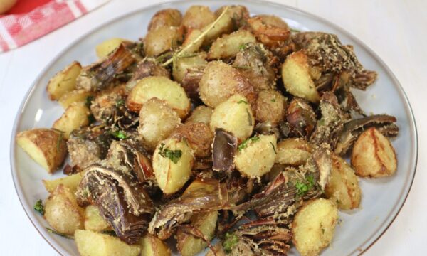 Carciofi e patate gratinati in friggitrice ad aria