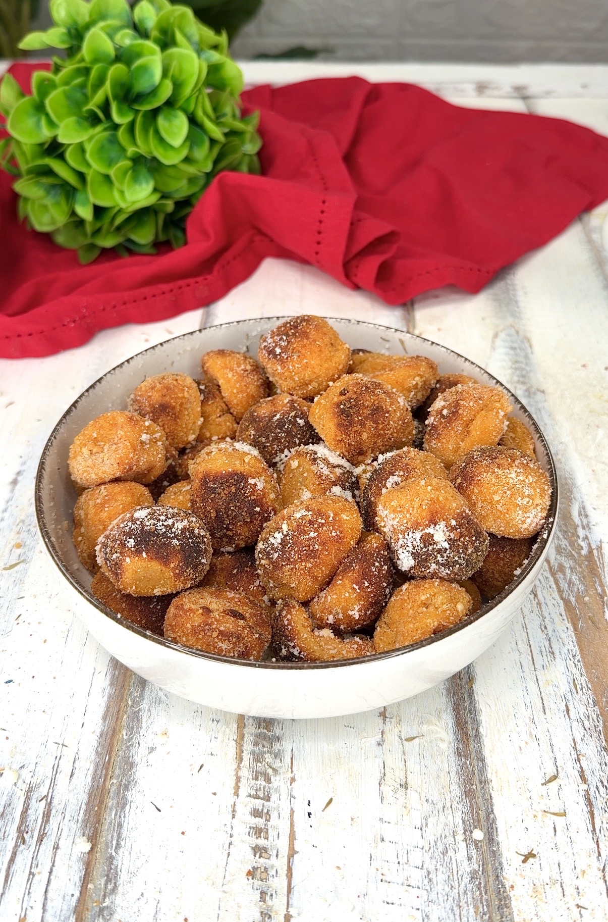 Snack di patate al parmigiano