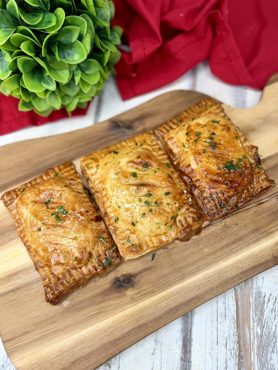 Fagottini di pollo cremoso in crosta di brisée (Puff Pastry Chicken)