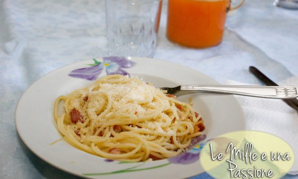 Spaghetti veloci con pancetta e cipollina