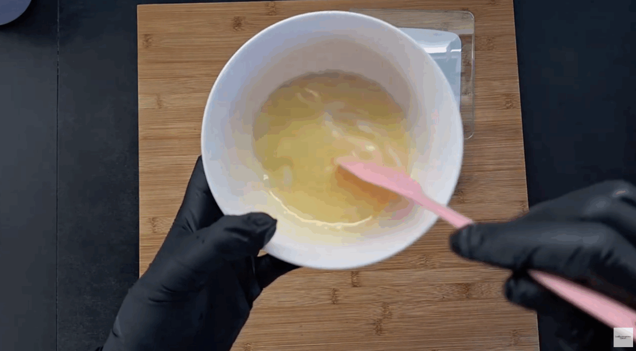 Mescola gli ultimi pezzetti di burro