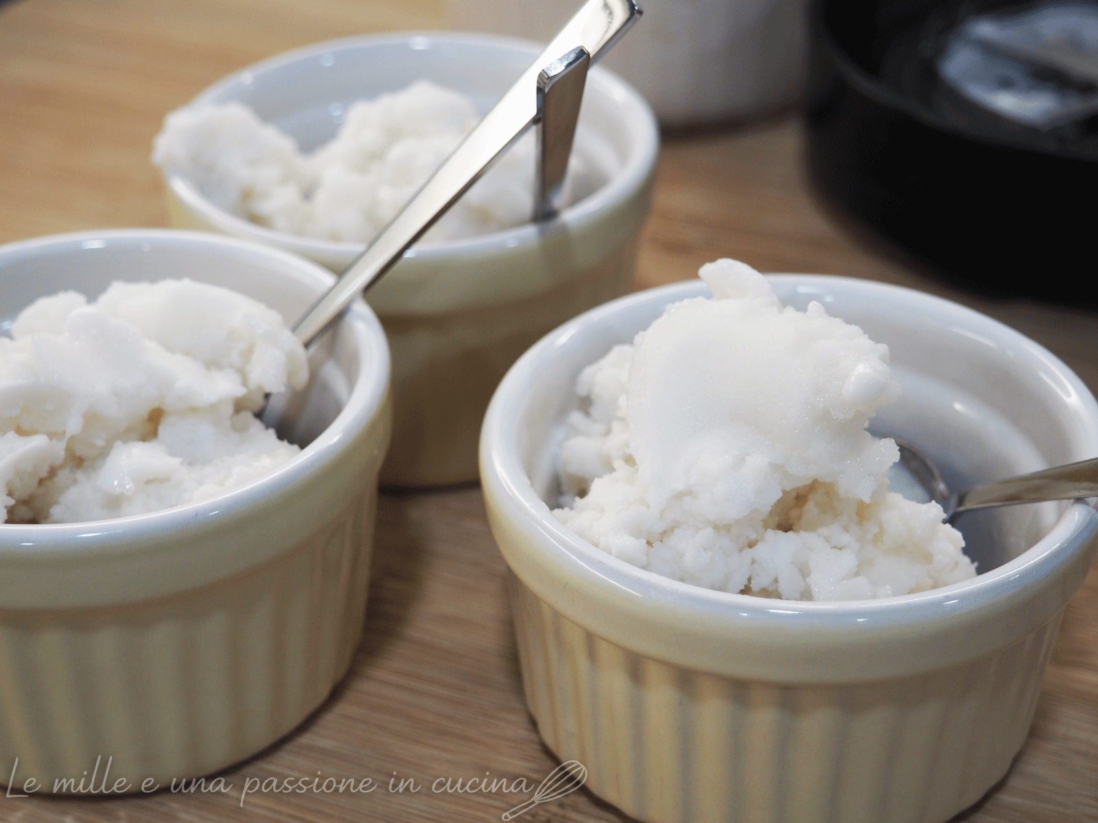 coppette con granita alla mandorla