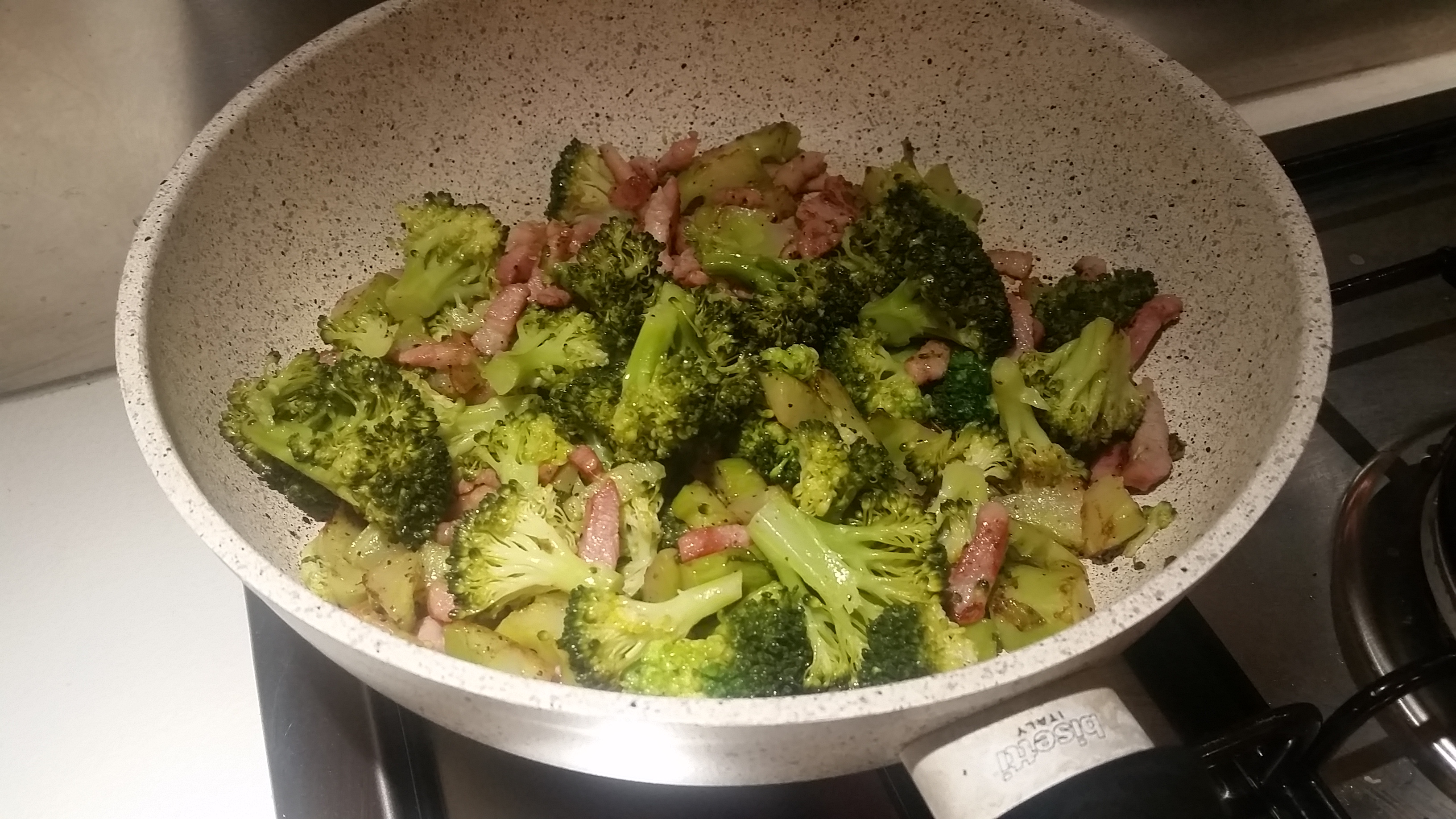 Torta salata broccoli pancetta e patate
