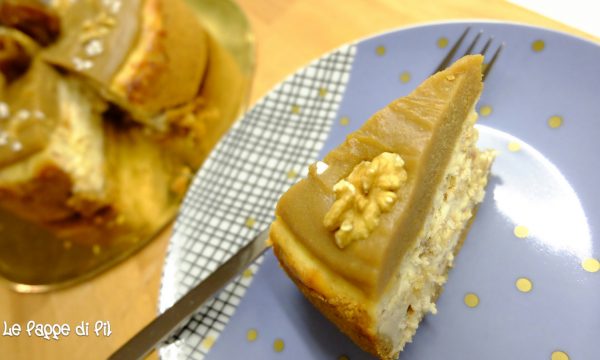 CHEESE CAKE DATTERI E NOCI CON BUTTERSCOTCH TOPPING