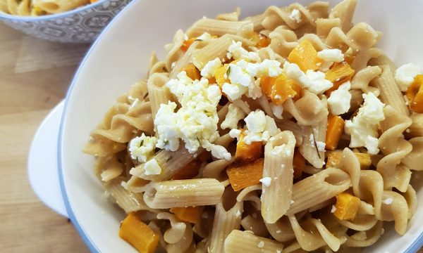 pasta fredda con carote e feta GRECA