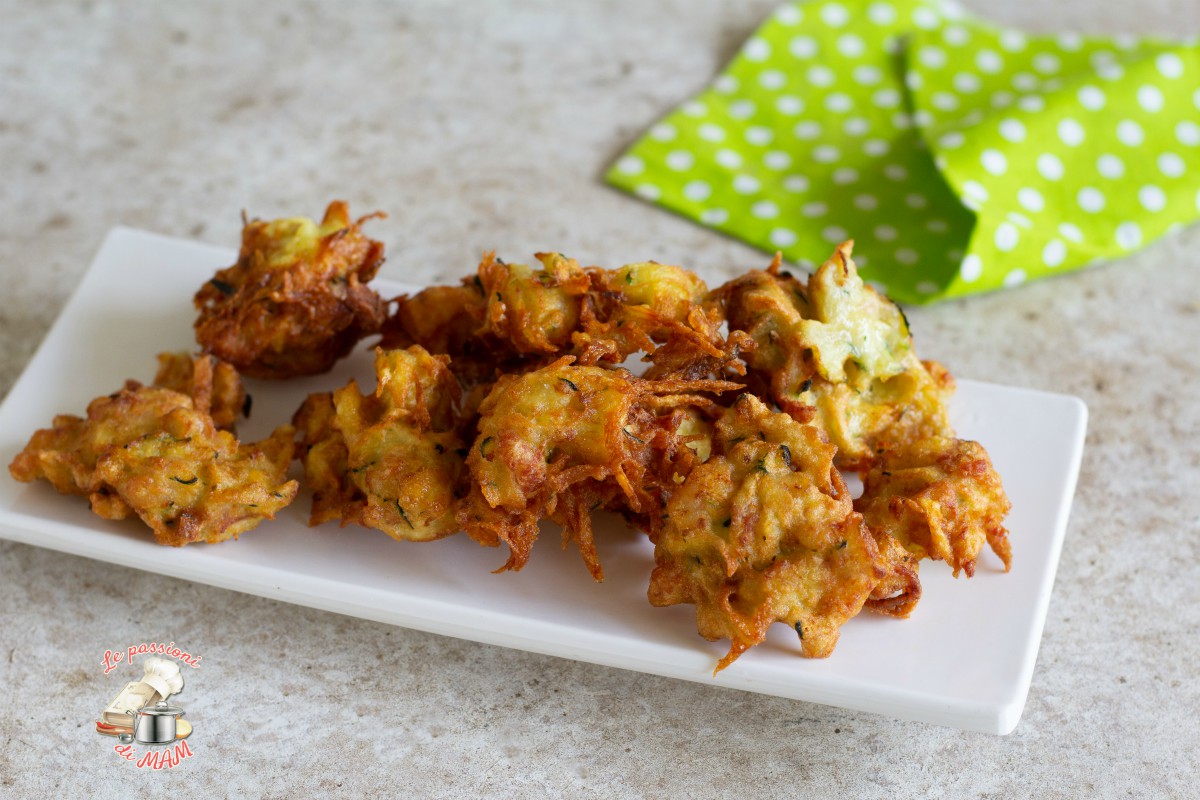 frittelle con patate zucchina e pancetta