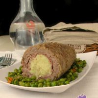 Polpettone con purè di patate e prosciutto