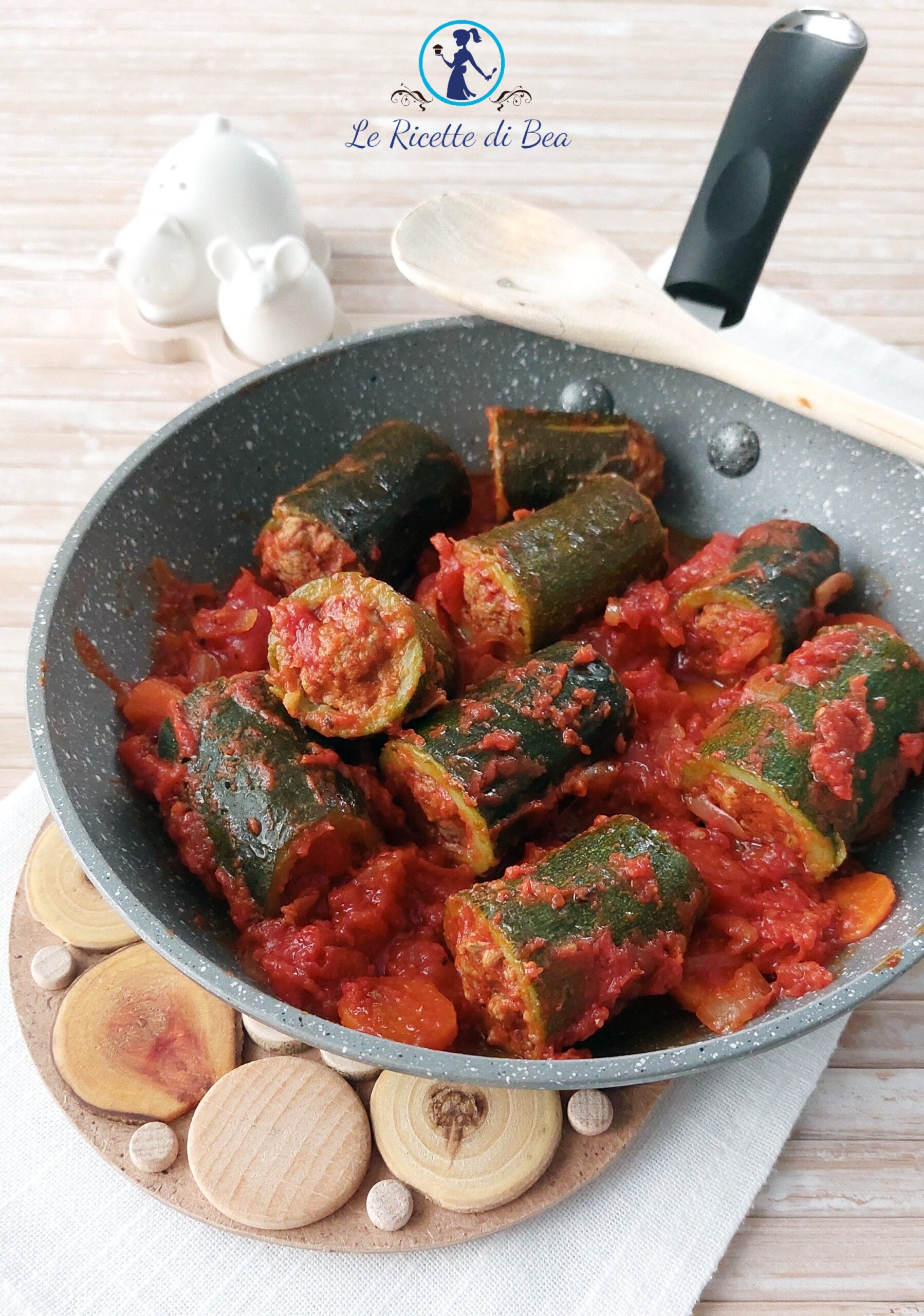 Zucchine ripiene al sugo in padella ricetta facile – Le Ricette di Bea