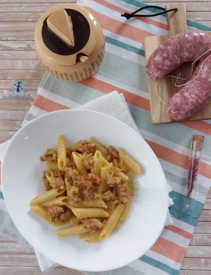 Pasta Salsiccia e Zafferano cremosa senza panna ricetta facile x 2 Le