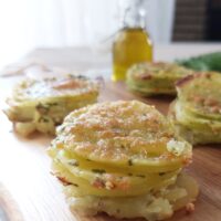 patate al forno con aglio e prezzemolo