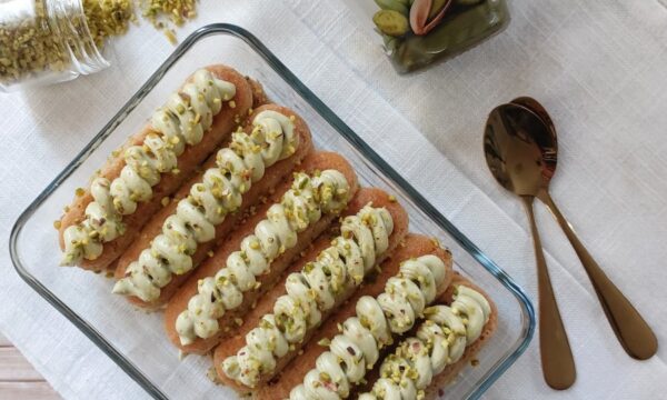 Tiramisù al pistacchio senza panna montata e uova