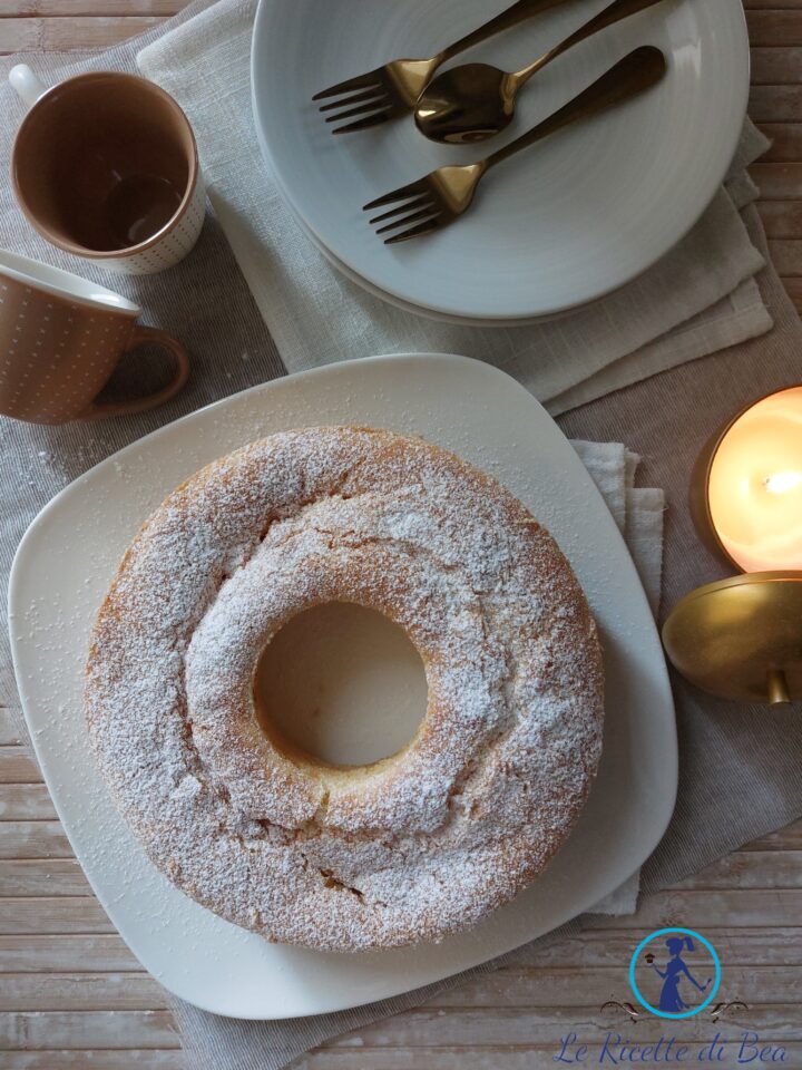 ciambellone con latte e panna montata