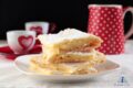 Scendiletto dolce con pasta sfoglia e crema pasticcera