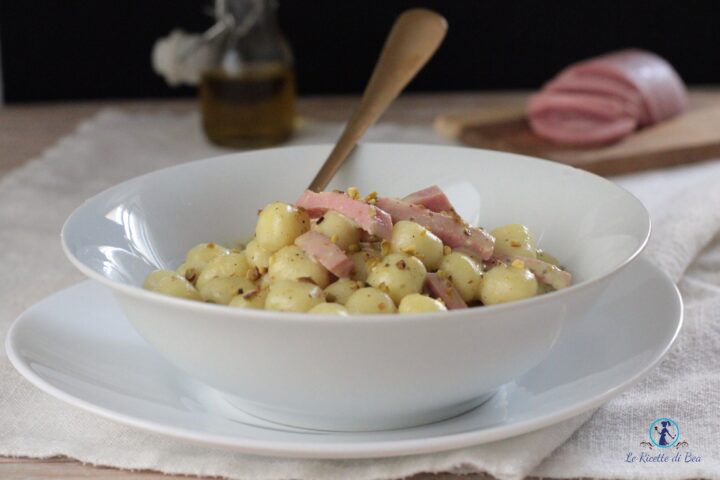 gnocchetti con mortadella e burrata