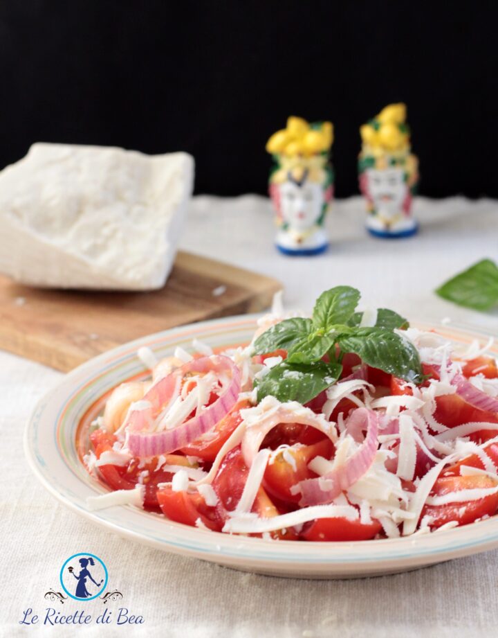 pomodorini pachino in insalata
